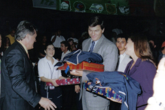 entrega-de-obsequios